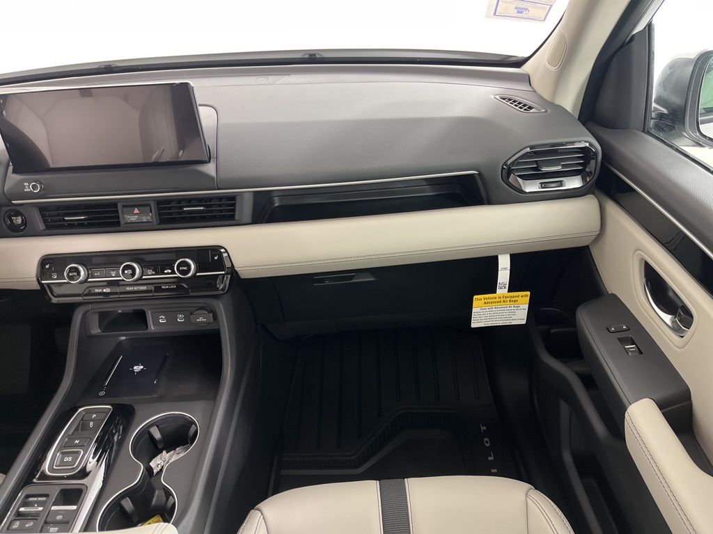 Thumbnail: 2026 Honda Pilot - 15