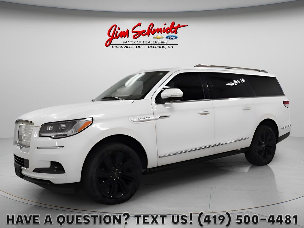 Pristine White Metallic Tri-Coat 2024 Lincoln Navigator SUV / Crossover Four-Wheel Drive Automatic