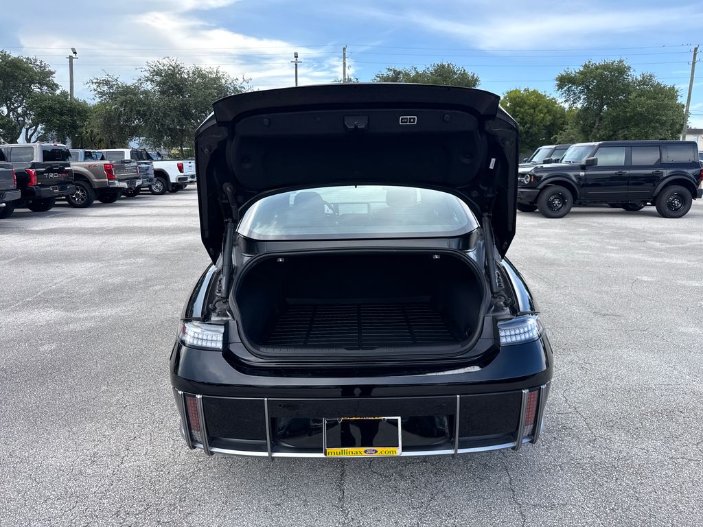 Certified Used 2024 Black Hyundai SE Standard Range image 29