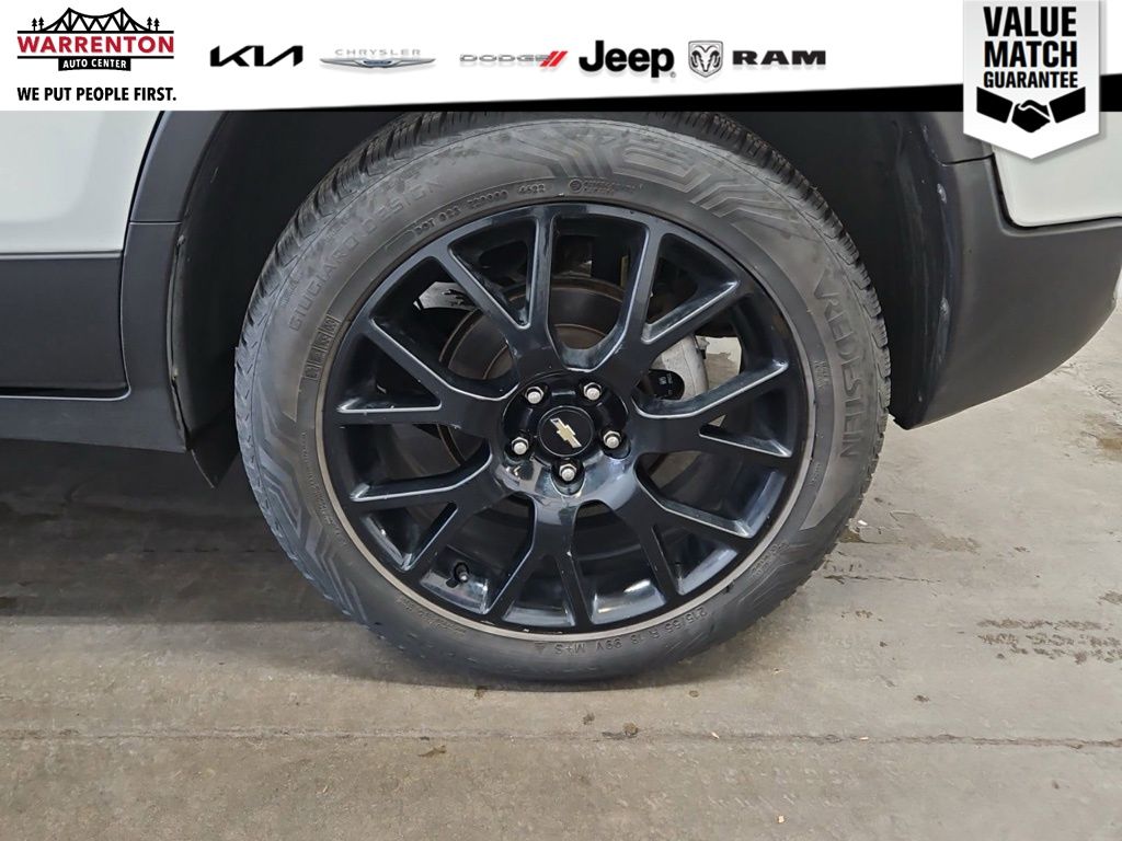View vehicle photo 4