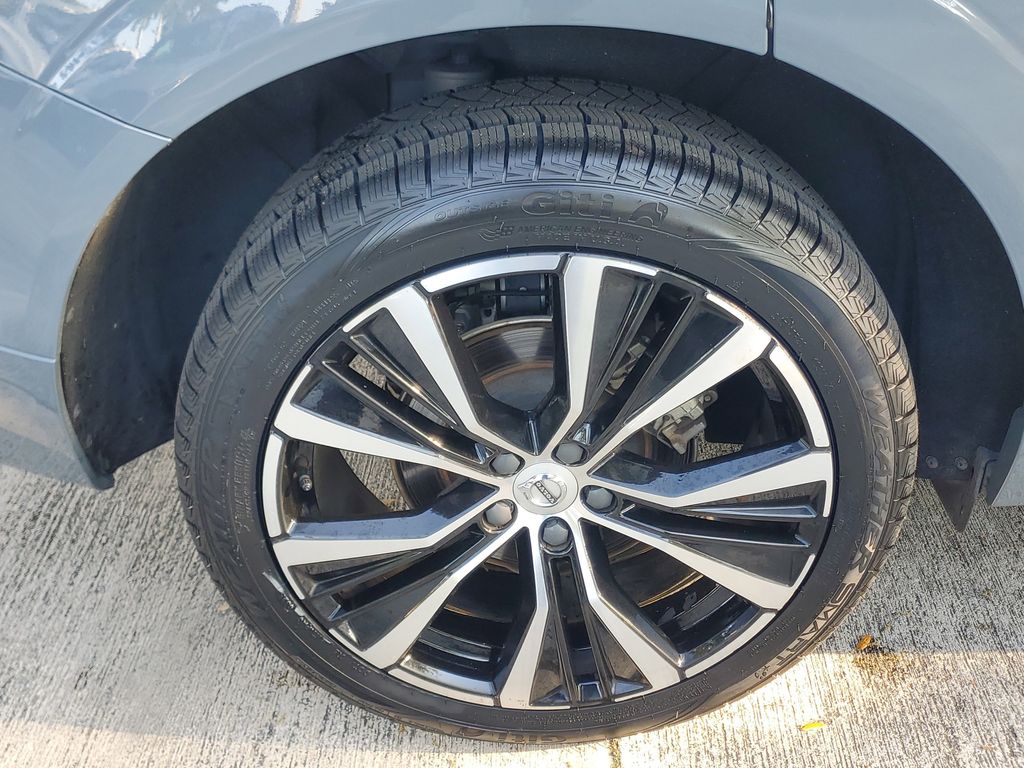 used 2023 Volvo XC60 car, priced at $28,895