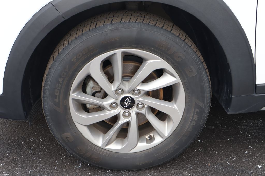 Thumbnail: 2017 Hyundai Tucson - 11