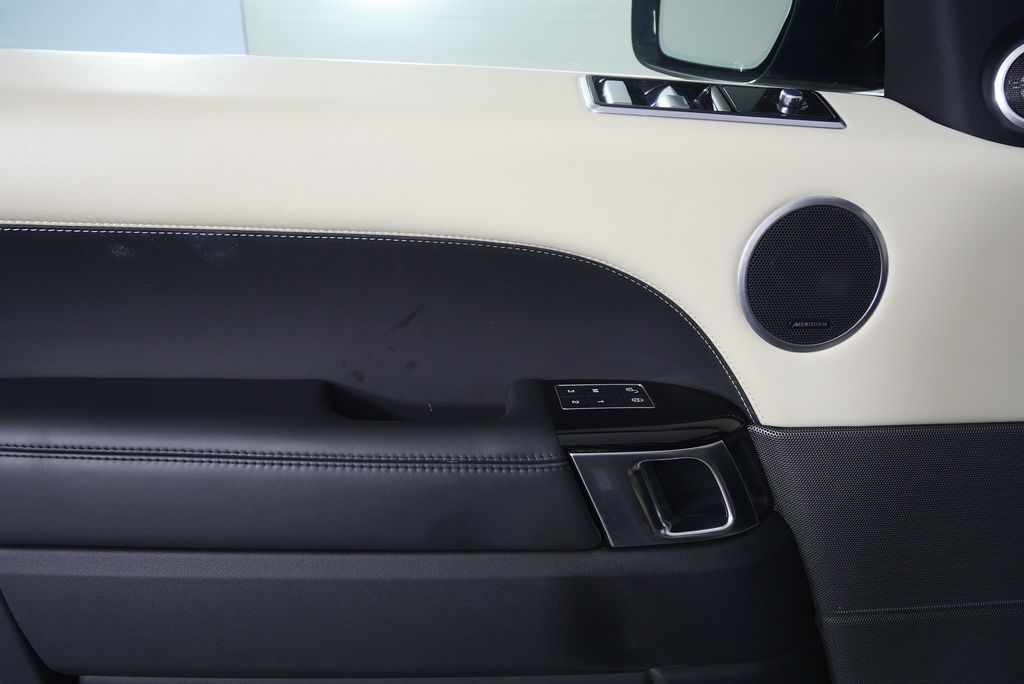 Thumbnail: 2019 Land Rover Range Rover Sport - 9