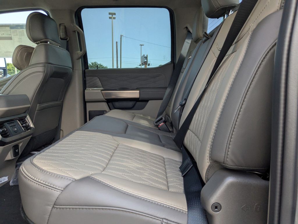 2025 Ford F-250 Super Duty Platinum