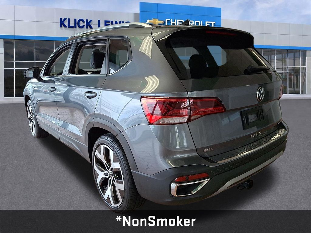 2022 Volkswagen Taos 1.5T SEL Gray at Subaru and VW of Moon Township