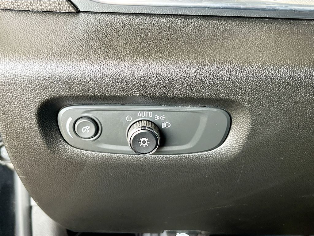 Used 2023 Black Chevrolet Premier image 10