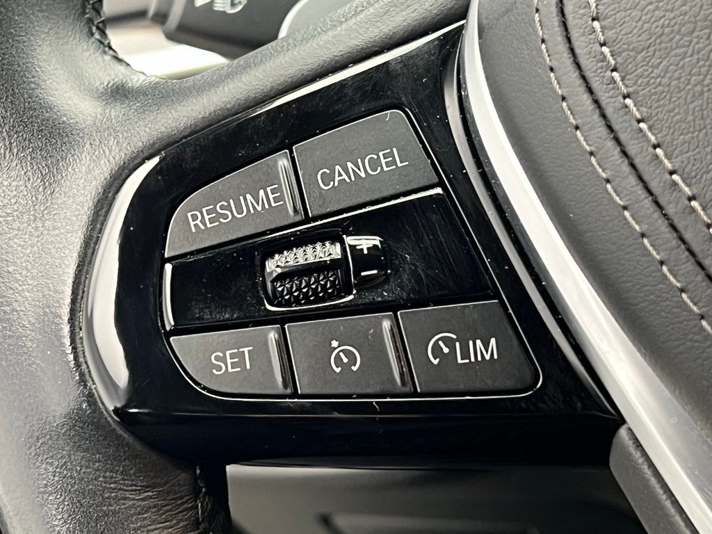 Thumbnail: 2021 BMW 5 Series - 19