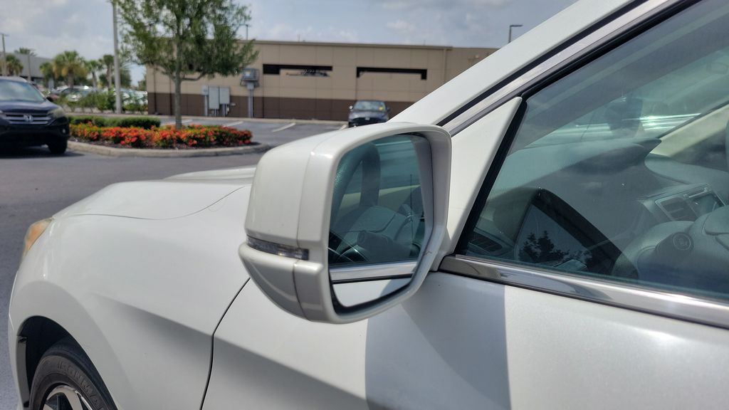 Used 2017  Honda EX image 5