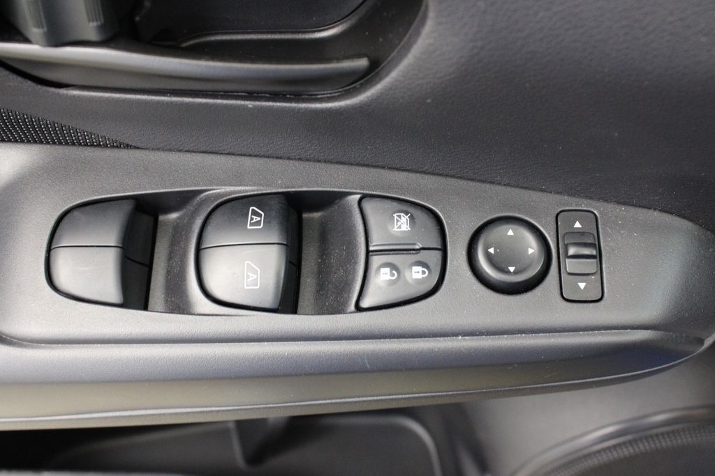 used 2024 Nissan Kicks car