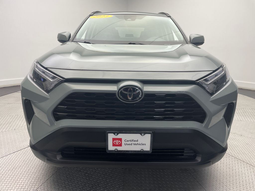 2023 Toyota RAV4 XLE 2