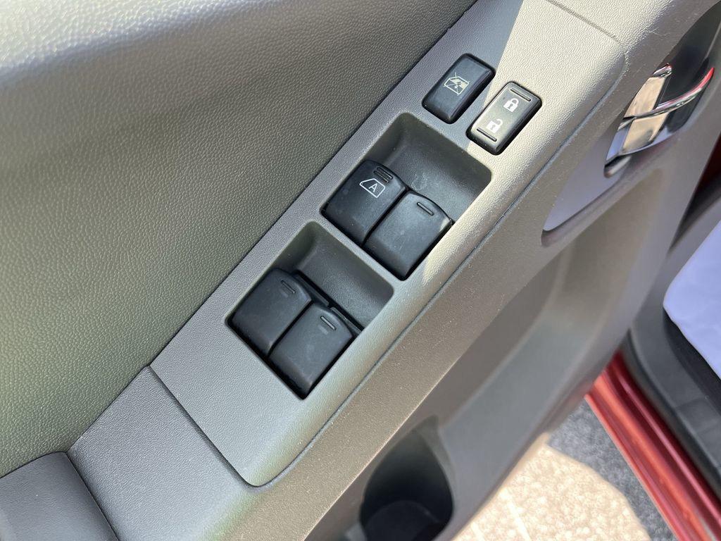 2016 Nissan Frontier SV photo