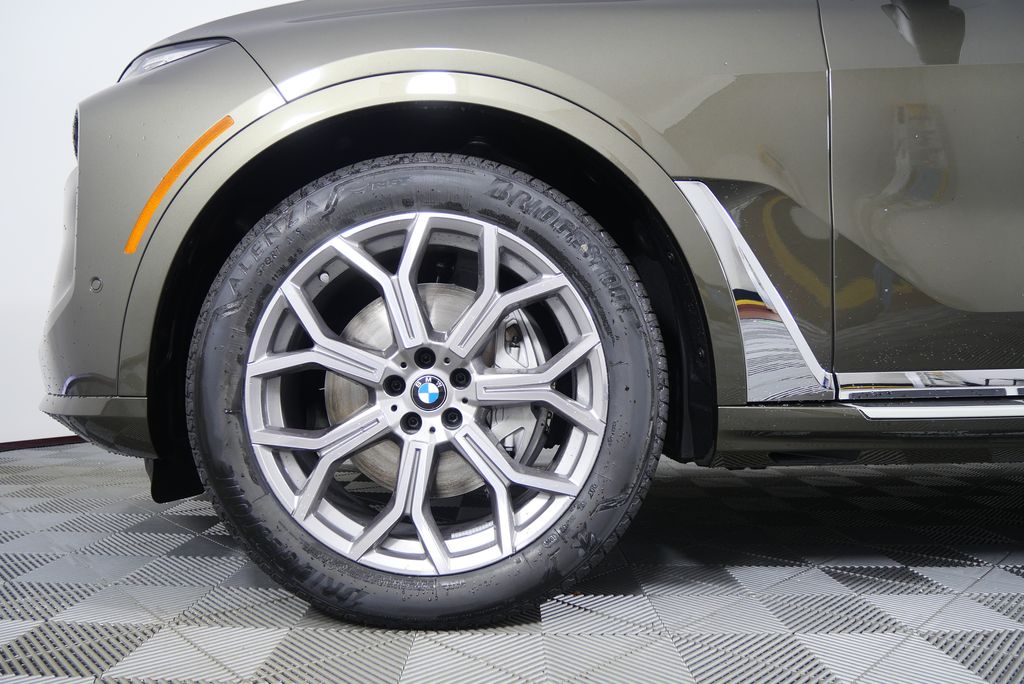 Thumbnail: 2026 BMW X7 - 7