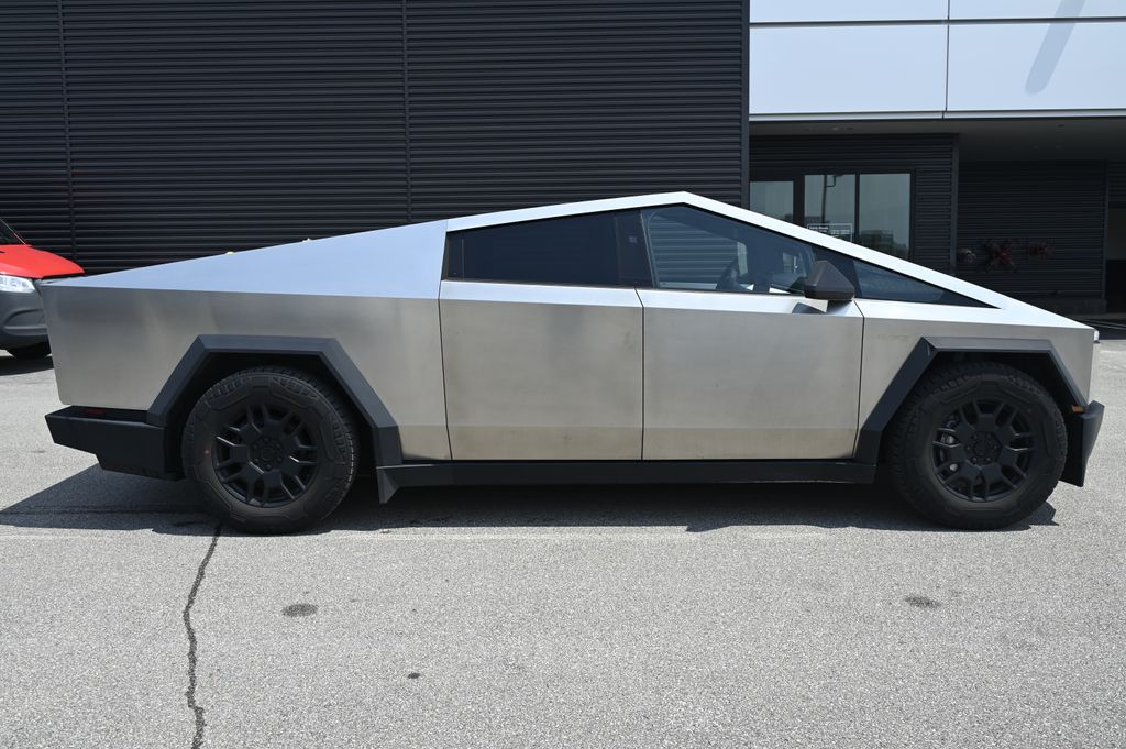 Thumbnail: 2024 Tesla Cybertruck - 8