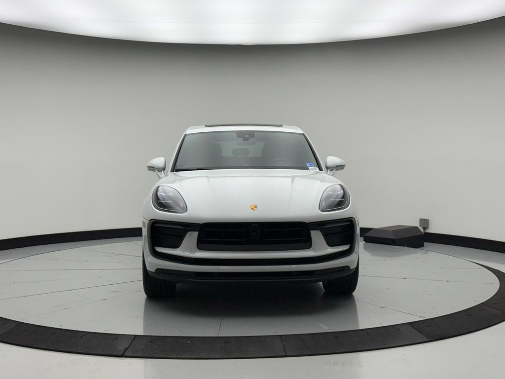 Thumbnail: 2026 Porsche Macan - 6