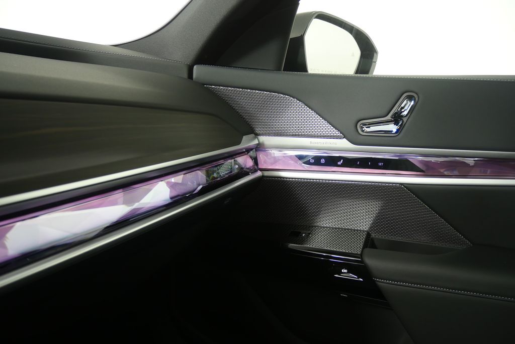 Thumbnail: 2026 BMW 7 Series - 29