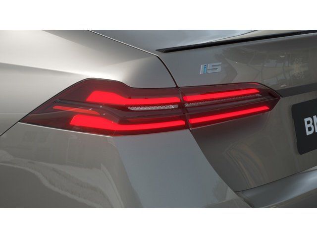 Thumbnail: 2025 BMW i5 - 8