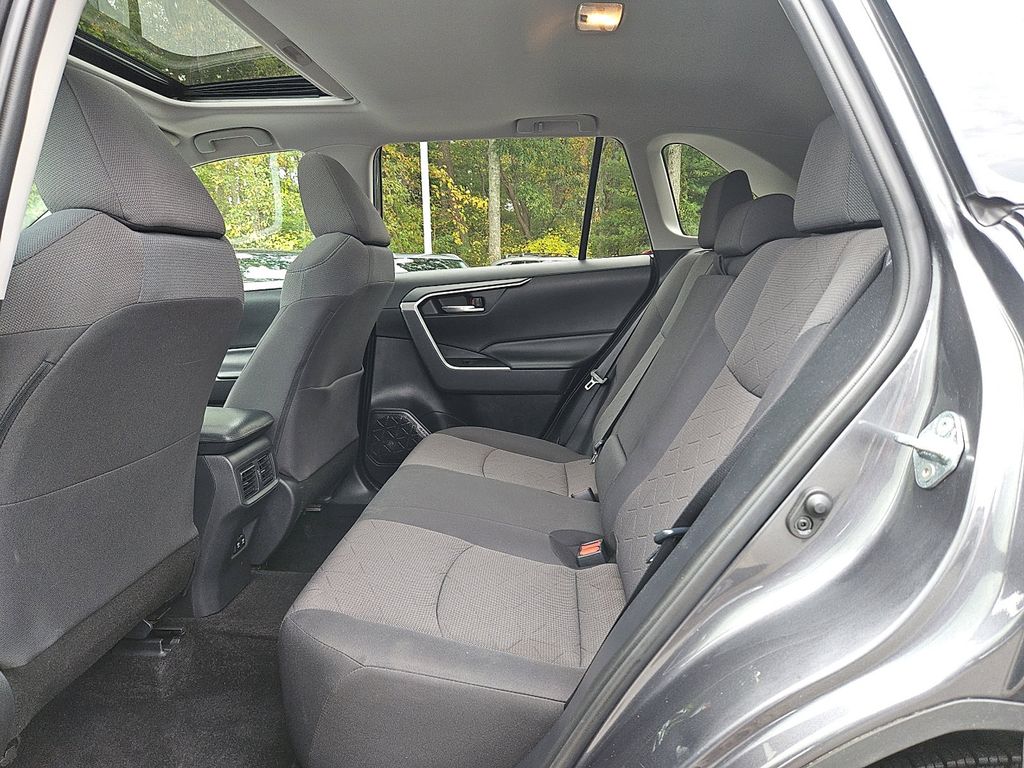 Thumbnail: 2019 Toyota RAV4 - 11