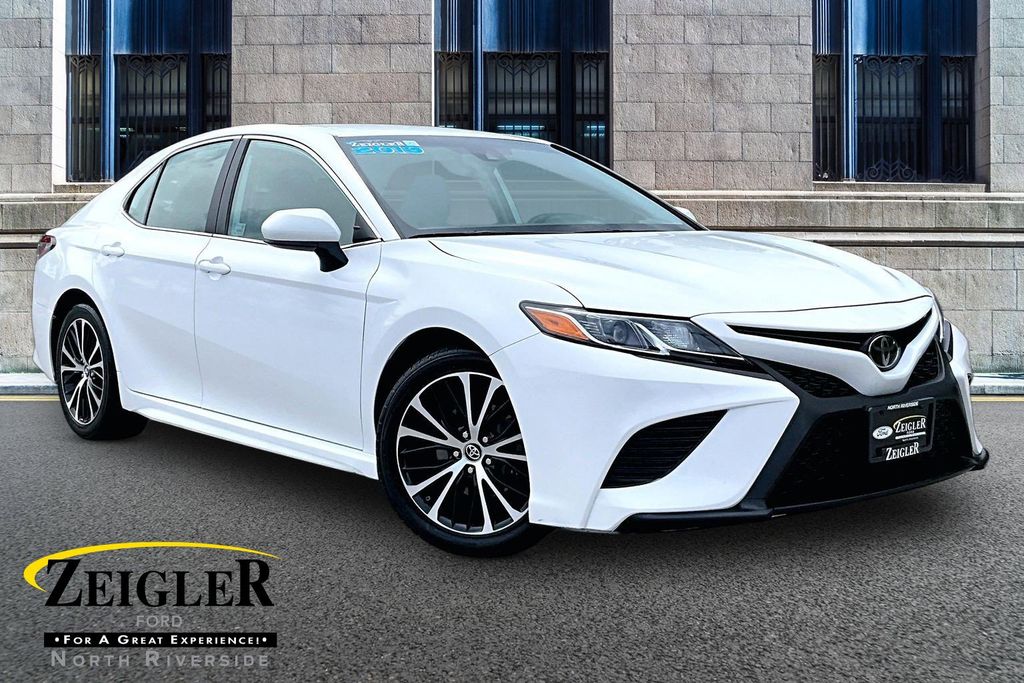 2019 Toyota Camry SE