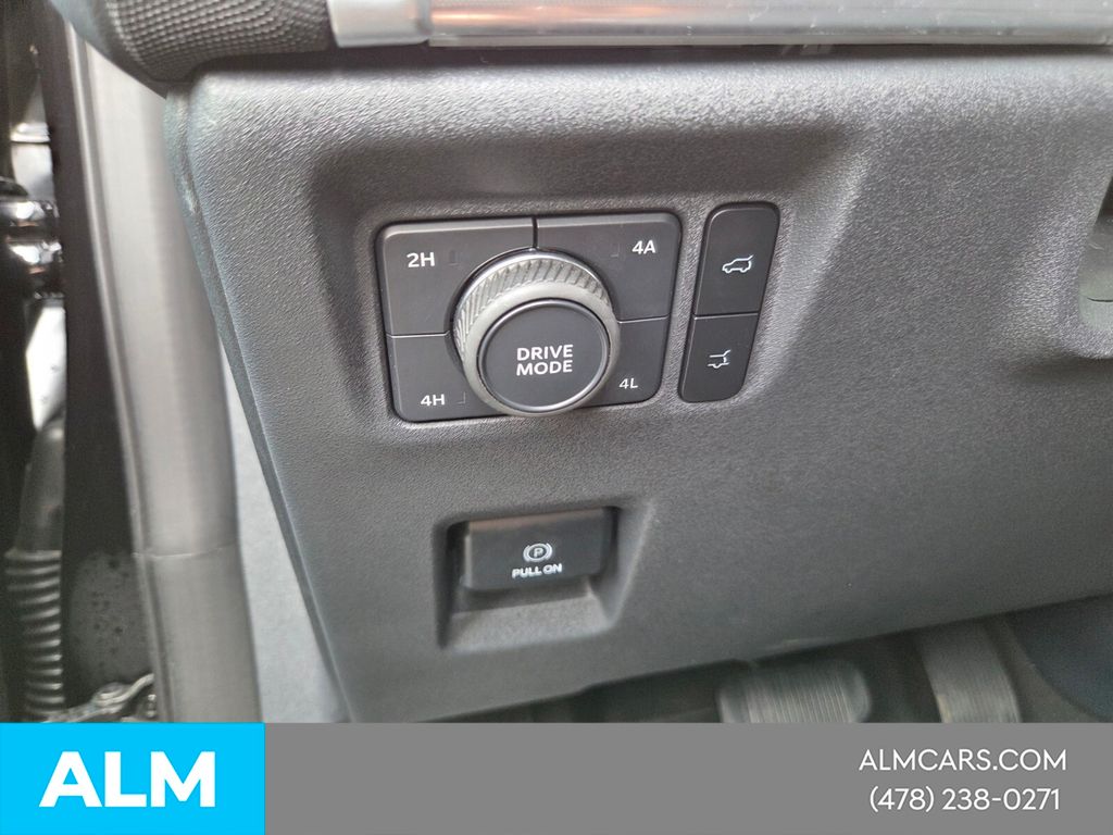 Used 2025 Black Ford Platinum image 21