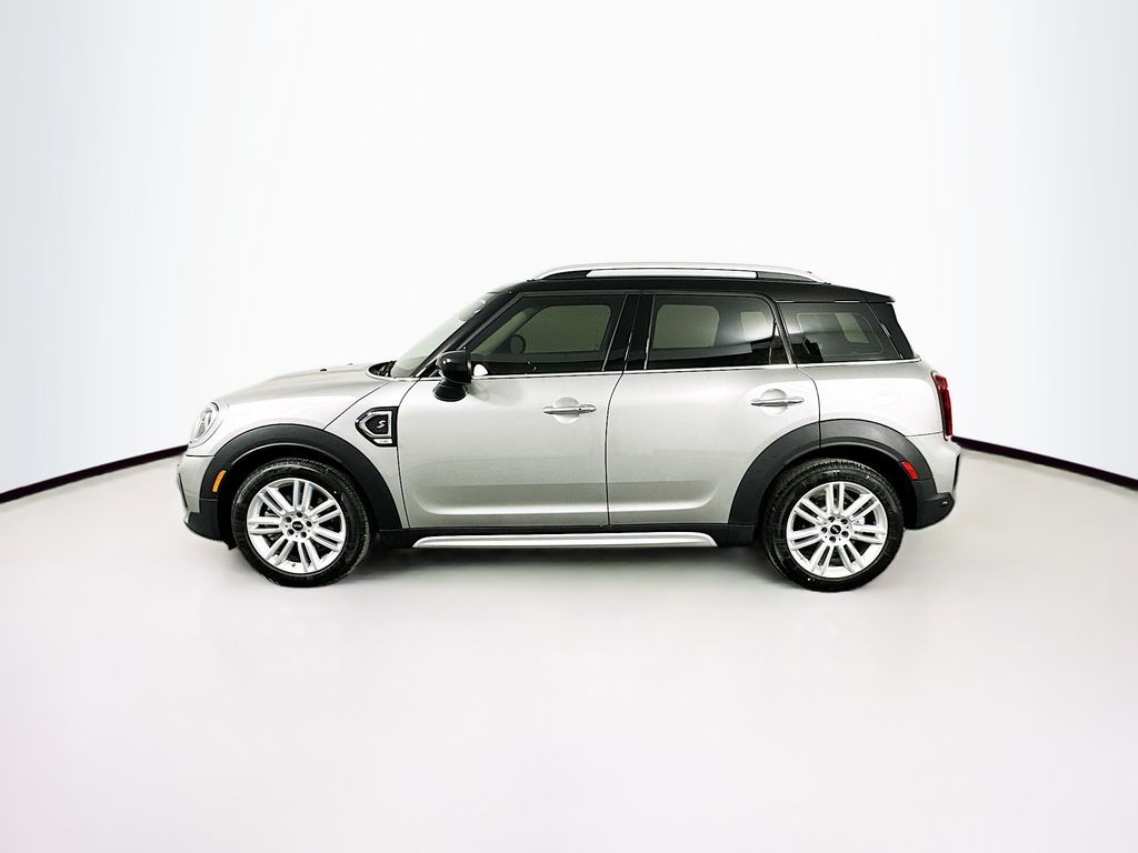 2024 MINI Cooper Countryman Iconic 8