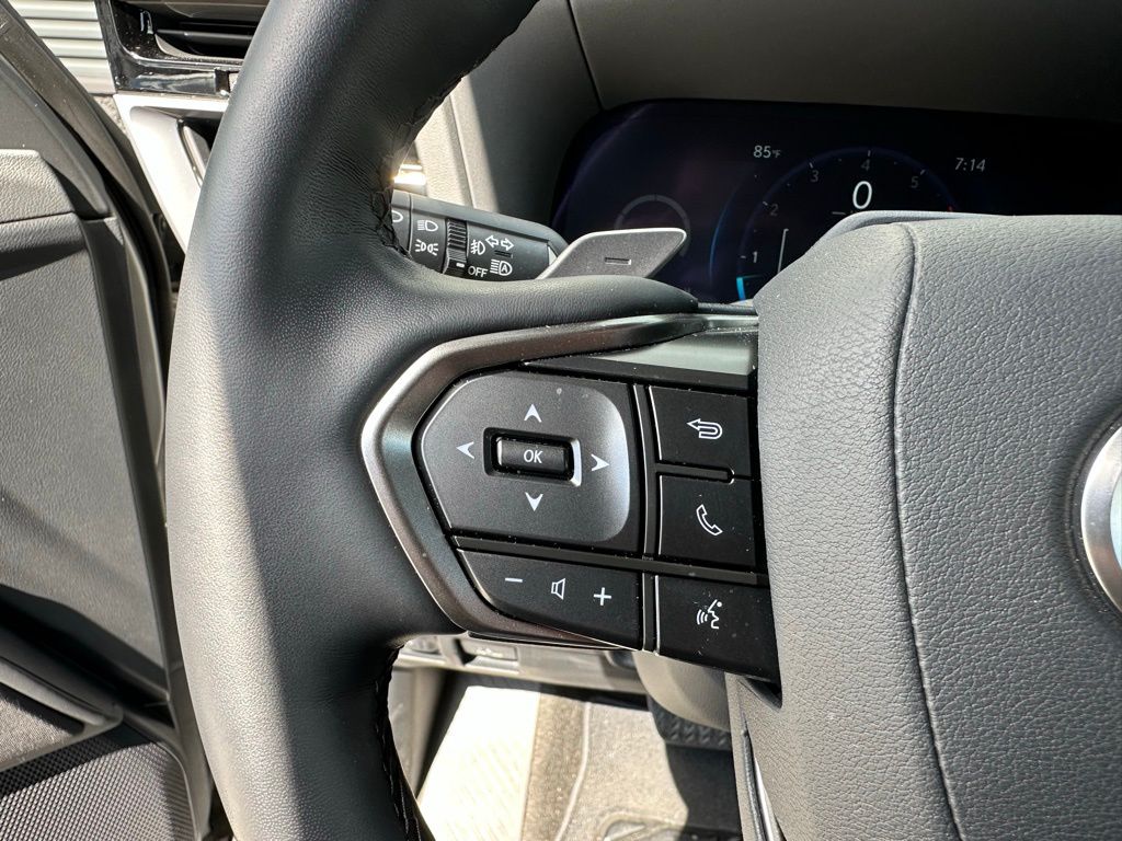 Thumbnail: 2025 Lexus GX - 18