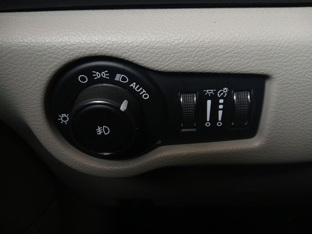 Used Car 2019 Chrysler Pacifica  Touring L For Sale Under $20,000 In Austin, Texas