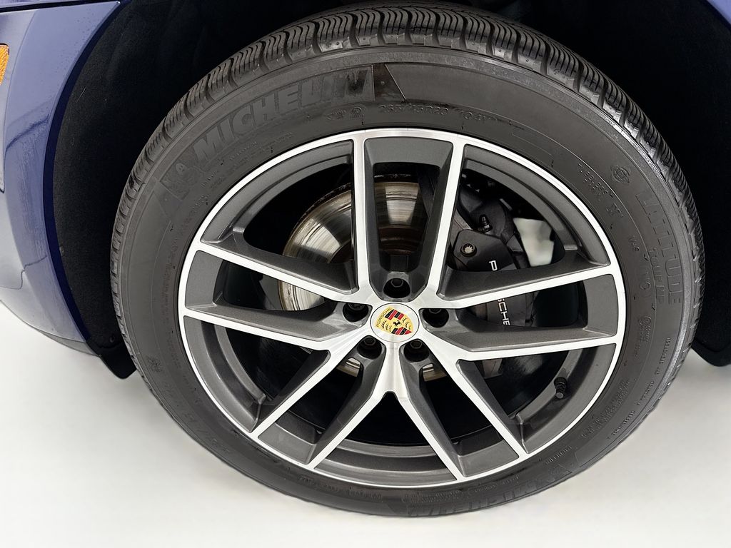 Thumbnail: 2024 Porsche Macan - 30