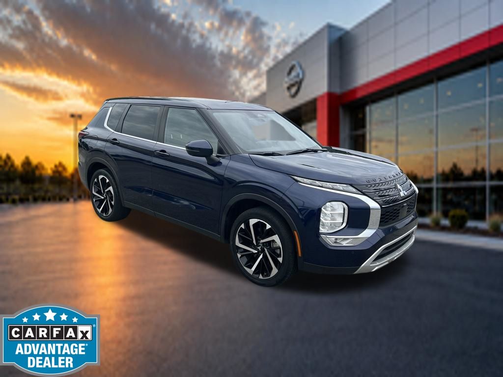 Cosmic Blue Metallic 2024 Mitsubishi Outlander SUV / Crossover Front-Wheel Drive Continuously Variable Transmission