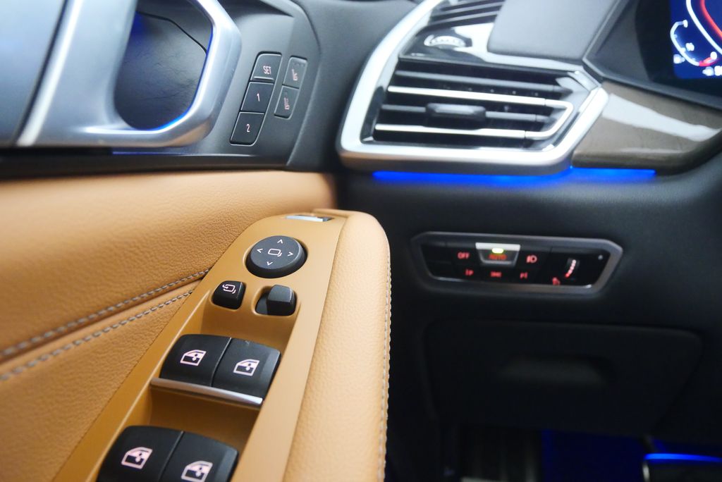Thumbnail: 2022 BMW X5 - 21