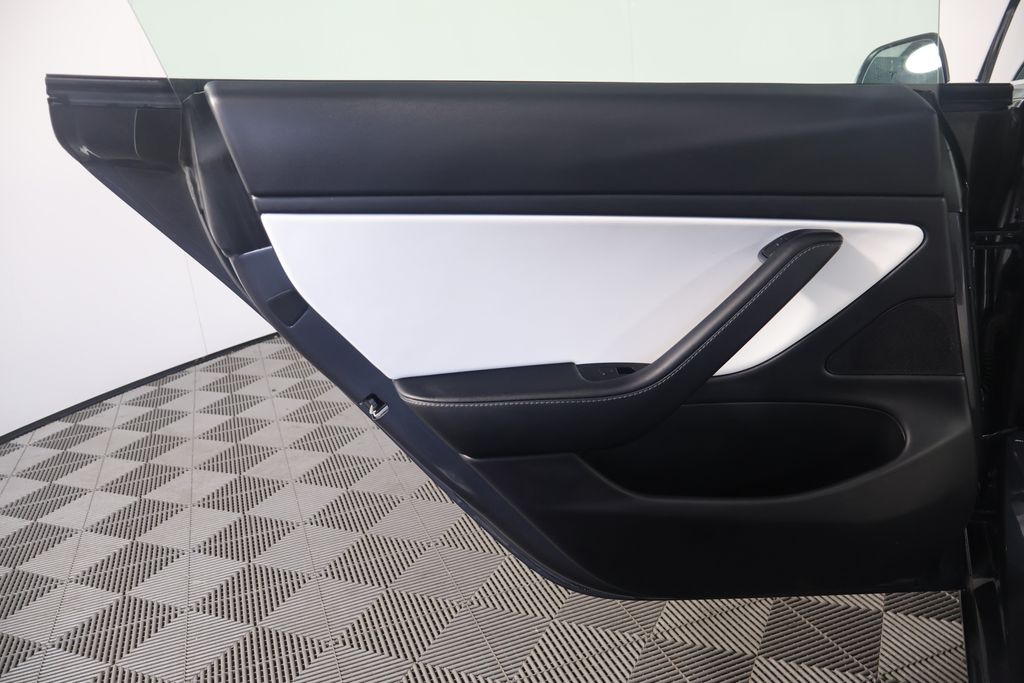 2020 Tesla Model 3 Standard Range 13