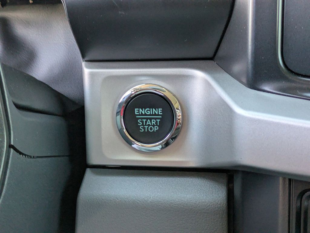 2026 Ford F-250 Super Duty Black Widow