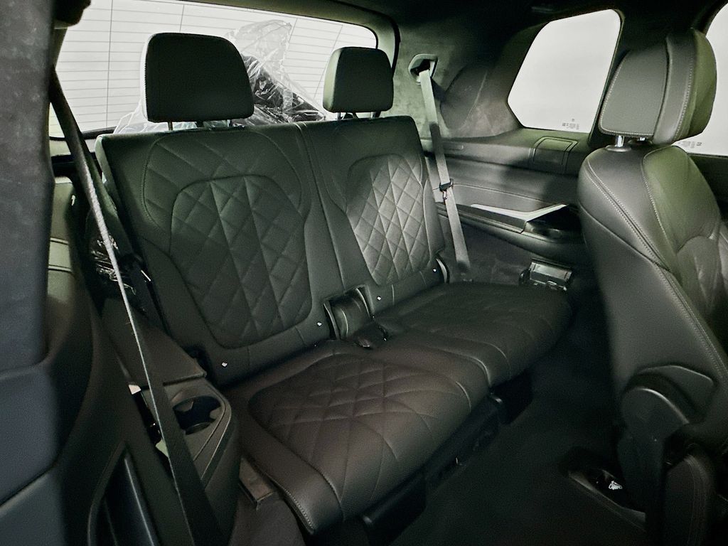 Thumbnail: 2023 BMW X7 - 28