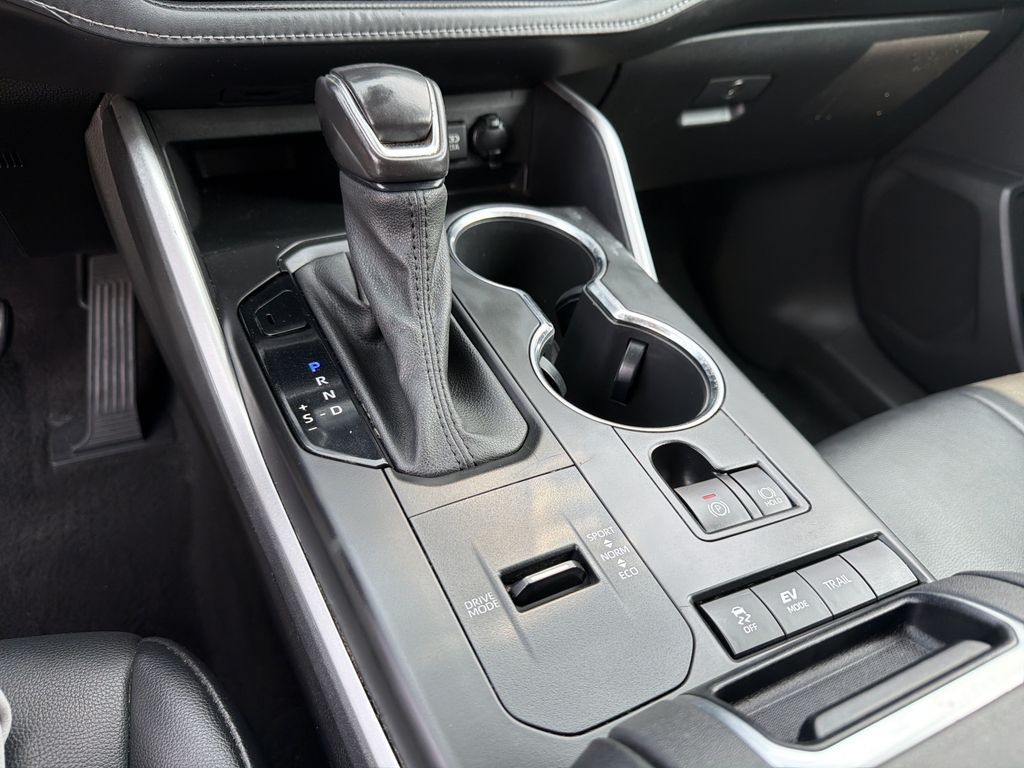 Used 2021 Toyota Highlander Hybrid SUV
