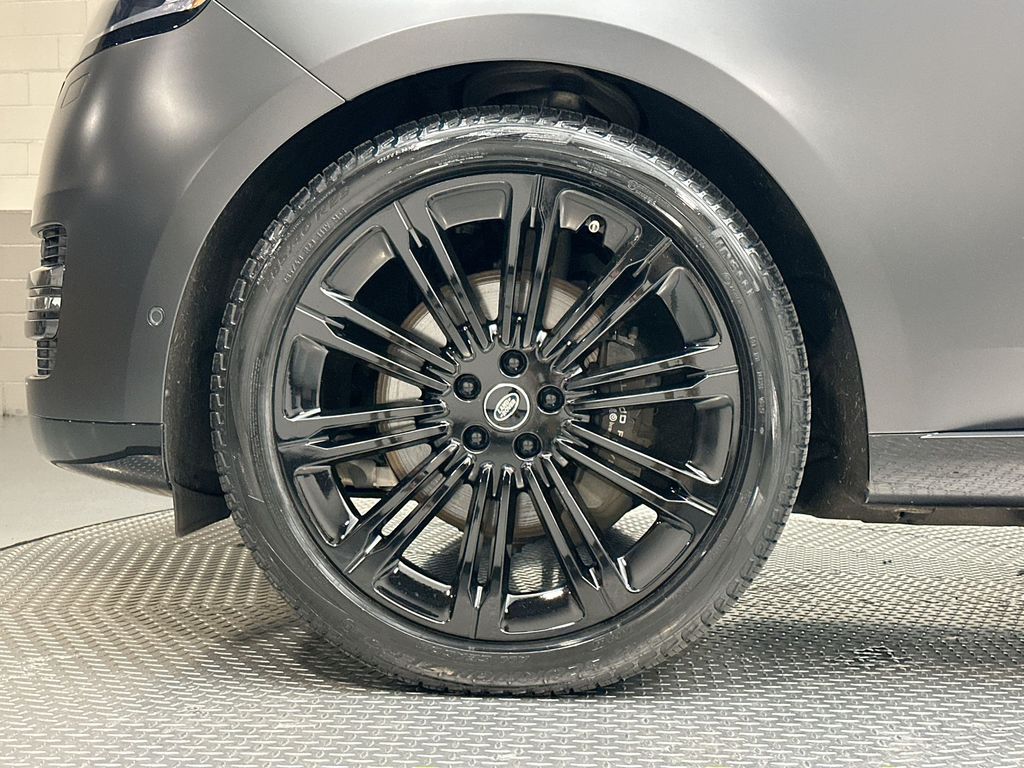 Thumbnail: 2024 Land Rover Range Rover - 17