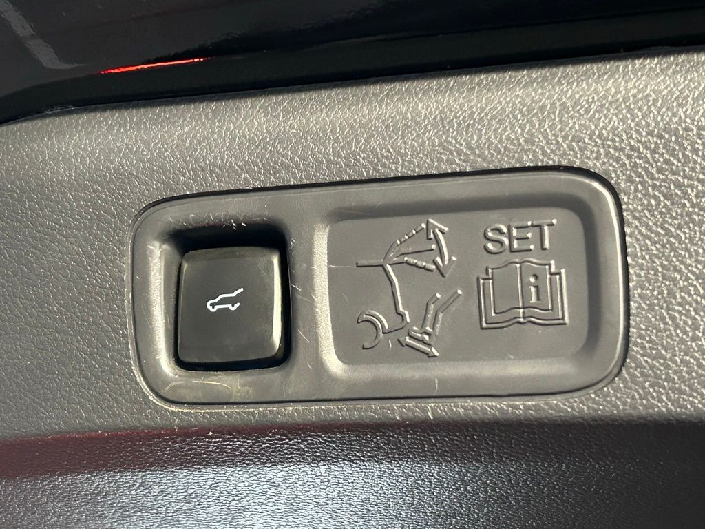 Used 2023 Agate Black Metallic Ford Platinum image 50