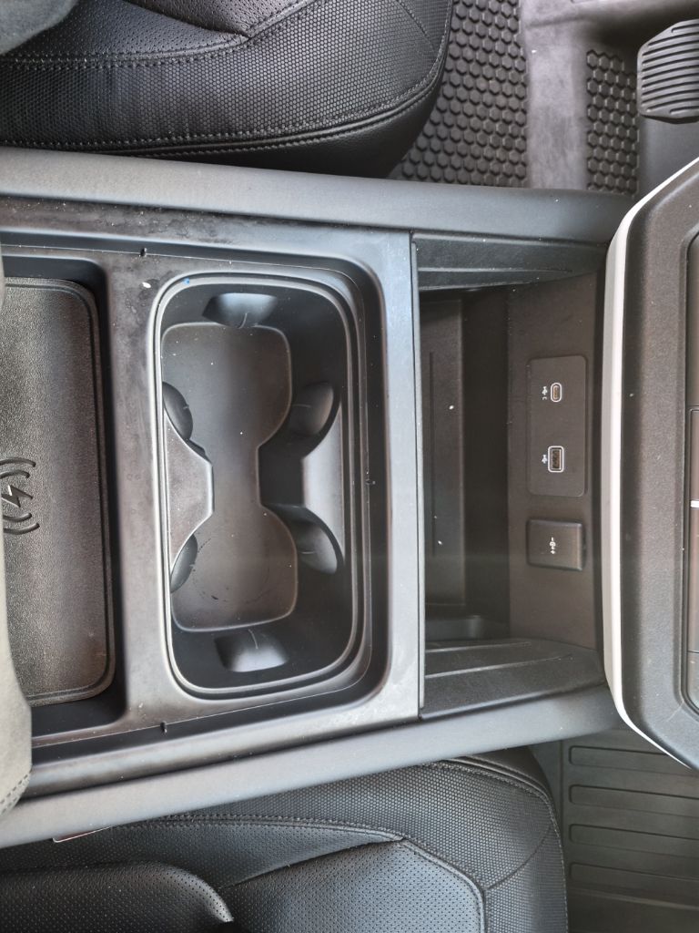 Used Car 2024 Land Rover Defender 130  X-dynamic Se For Sale Under $60,000 In Austin, Texas