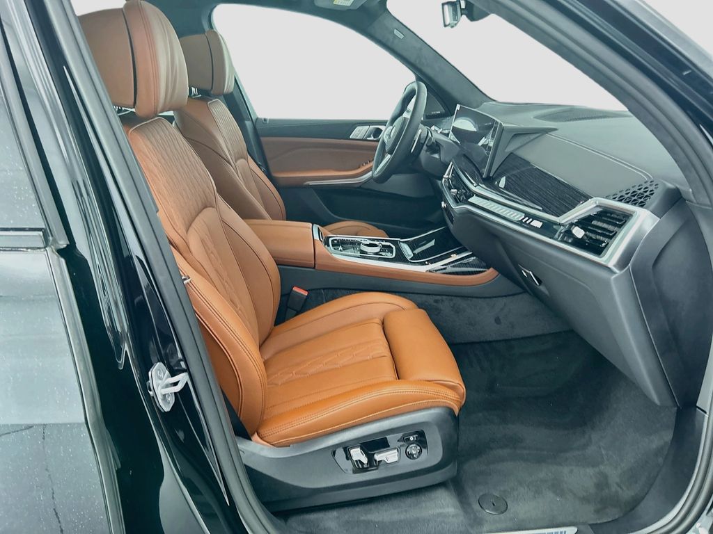 Thumbnail: 2027 BMW X7 - 19