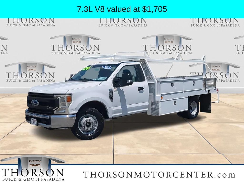 Oxford White 2022 Ford F-350 Super Duty Chassis Pickup Truck 4X2 Automatic