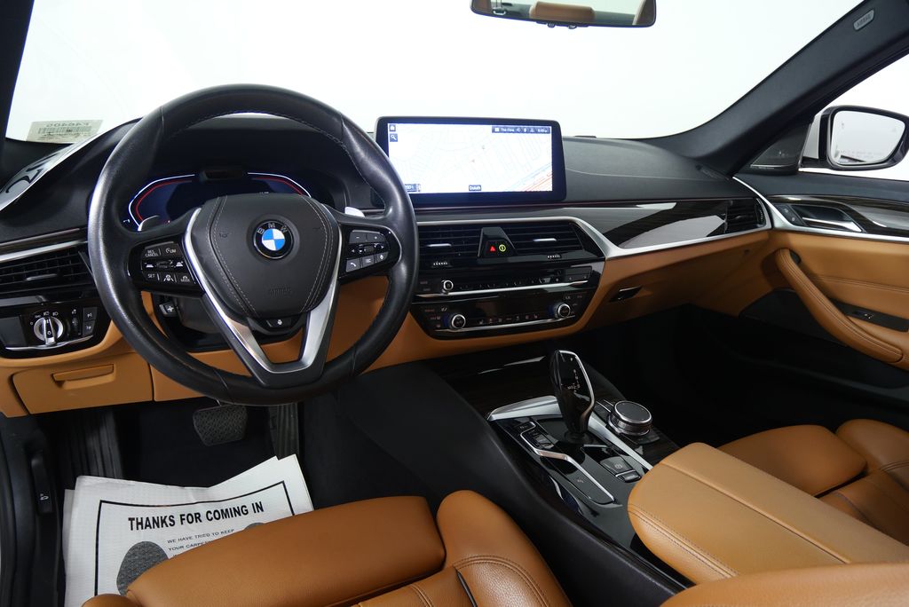 Thumbnail: 2023 BMW 5 Series - 20