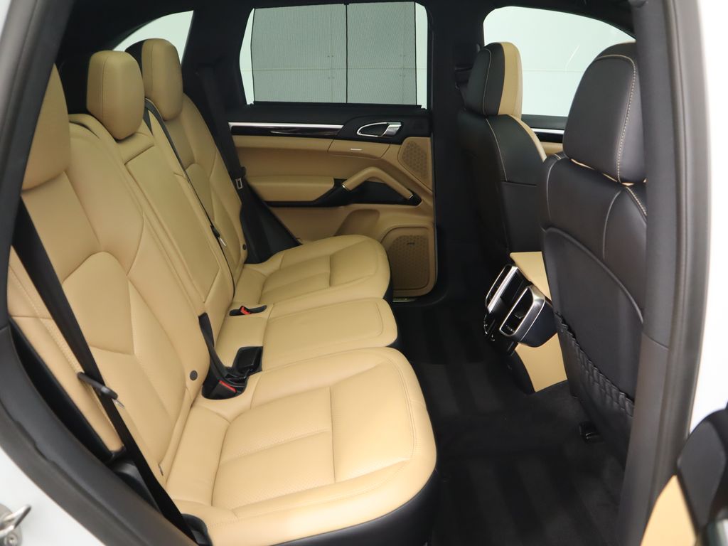 Thumbnail: 2018 Porsche Cayenne - 23
