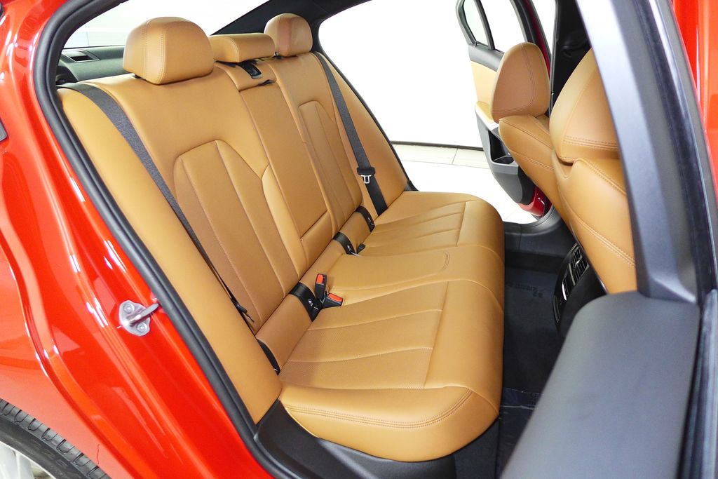 Thumbnail: 2023 BMW 3 Series - 20