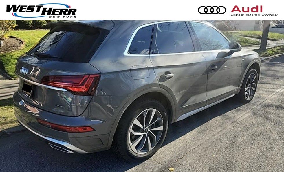 2023 Audi Q5 Premium Plus's photo