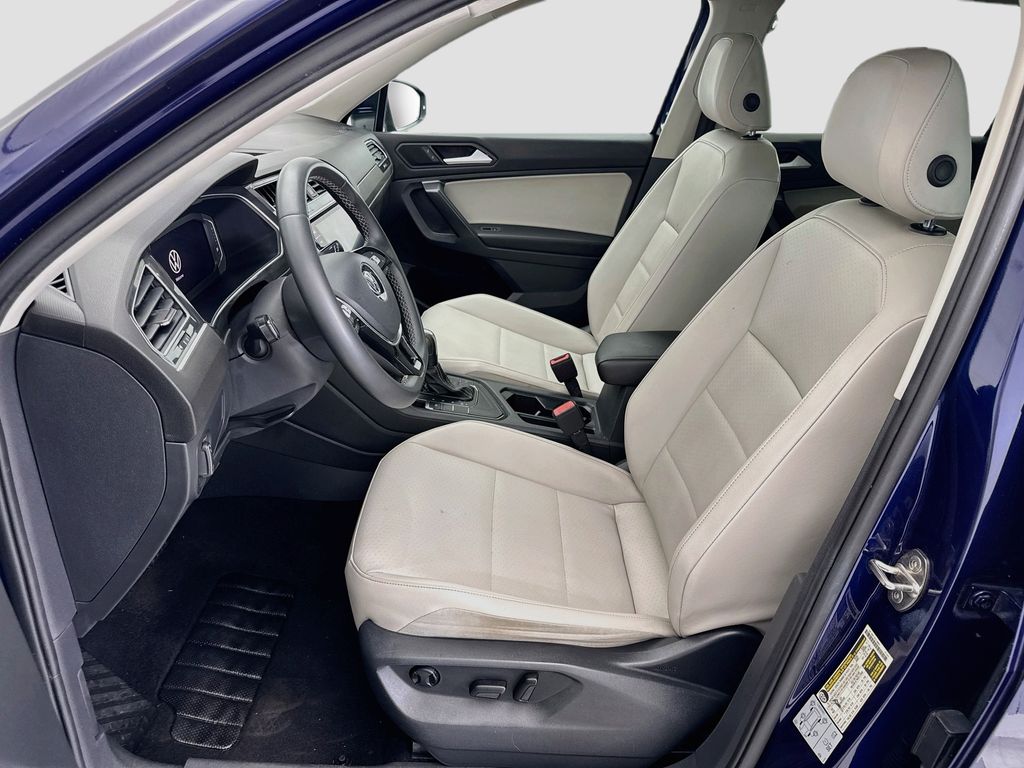Thumbnail: 2021 Volkswagen Tiguan - 18