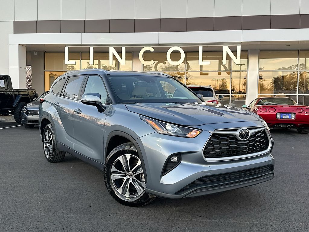 2024 Toyota Highlander XLE