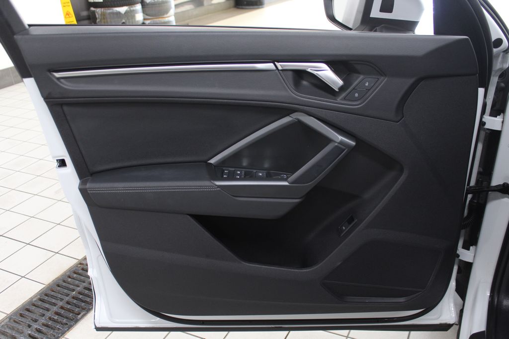 Thumbnail: 2023 Audi Q3 - 14