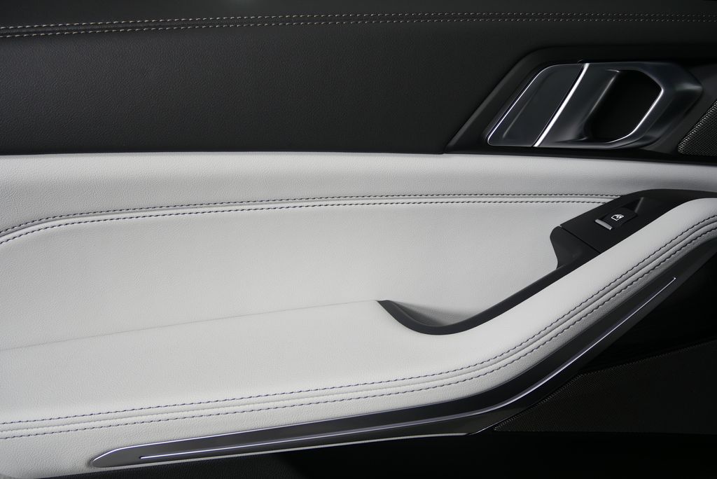 Thumbnail: 2026 BMW X5 - 14