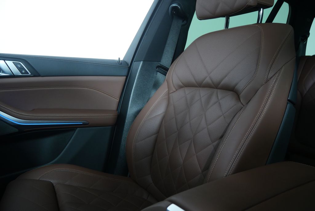 Thumbnail: 2025 BMW X5 - 23