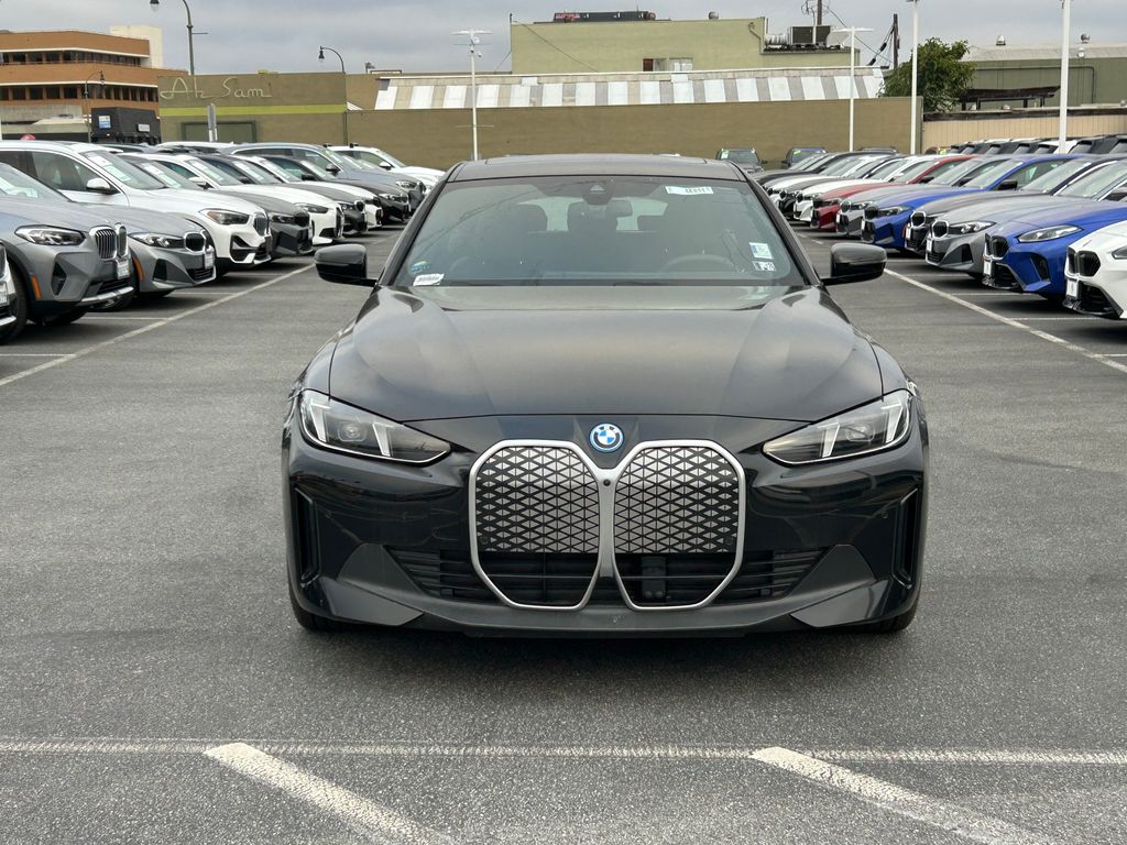 Thumbnail: 2025 BMW i4 - 8