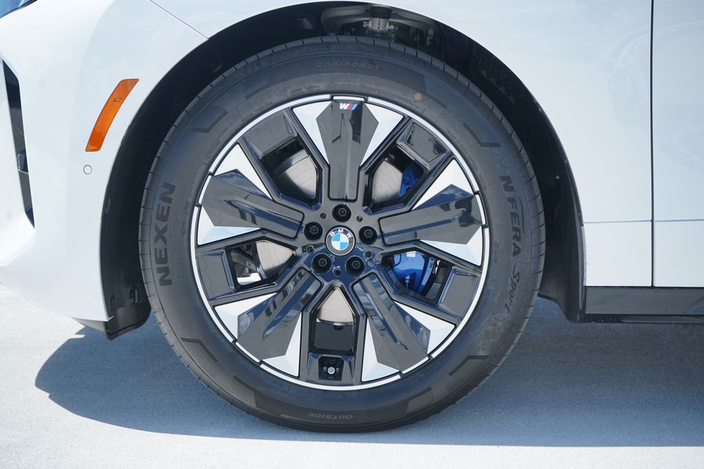 Thumbnail: 2026 BMW iX - 5