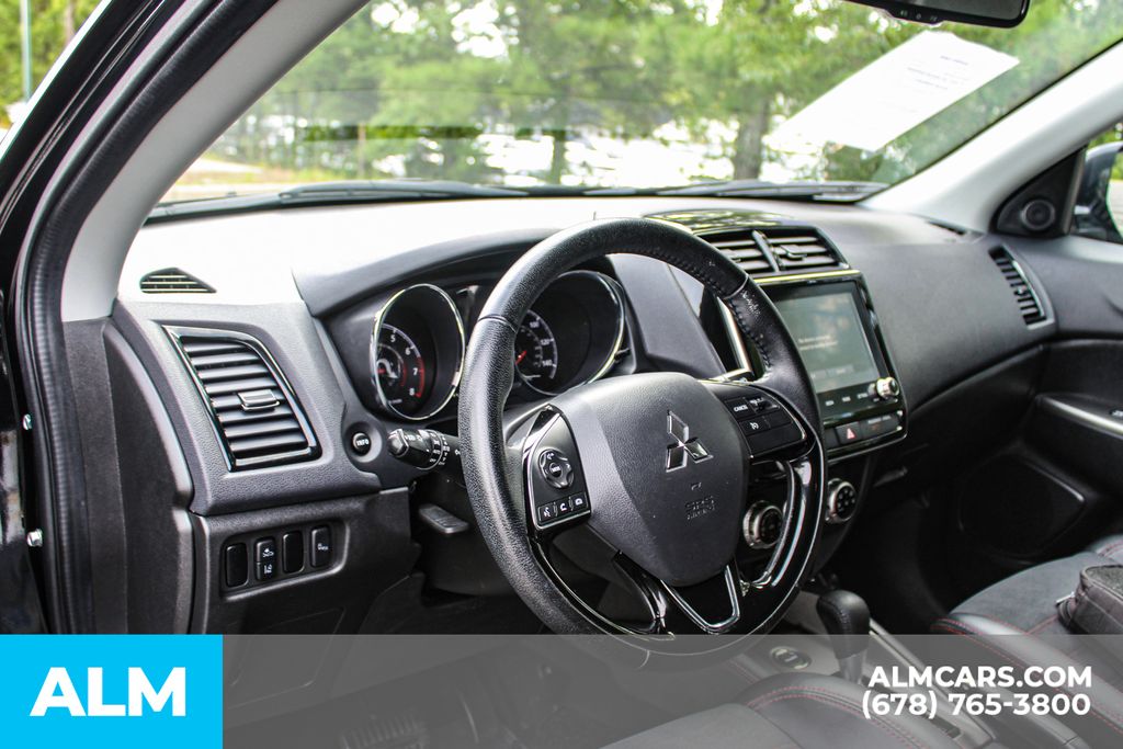 Used 2024 Silver Mitsubishi 2.0 SE image 31